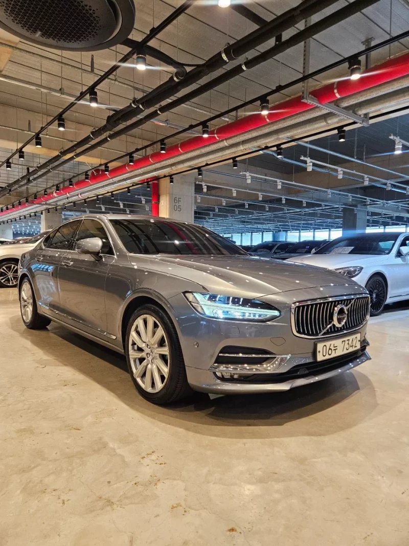 Volvo S90