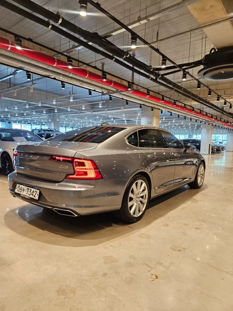Volvo S90