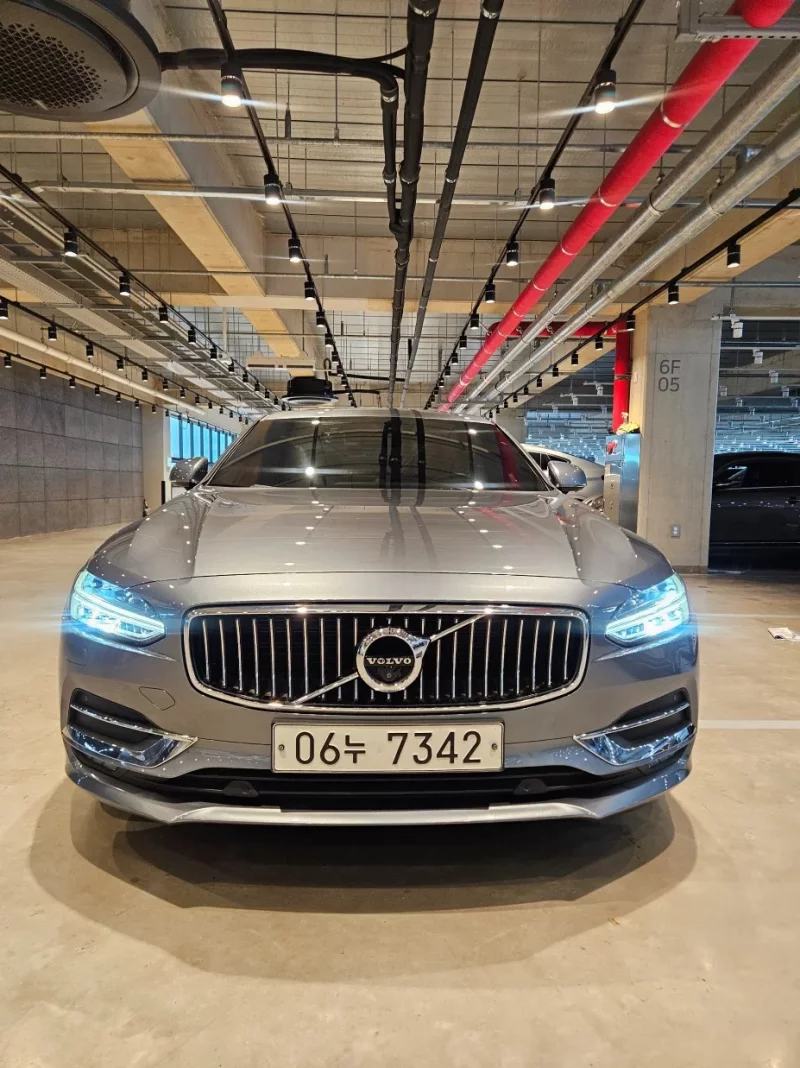 Volvo S90
