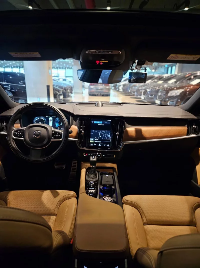 Volvo S90