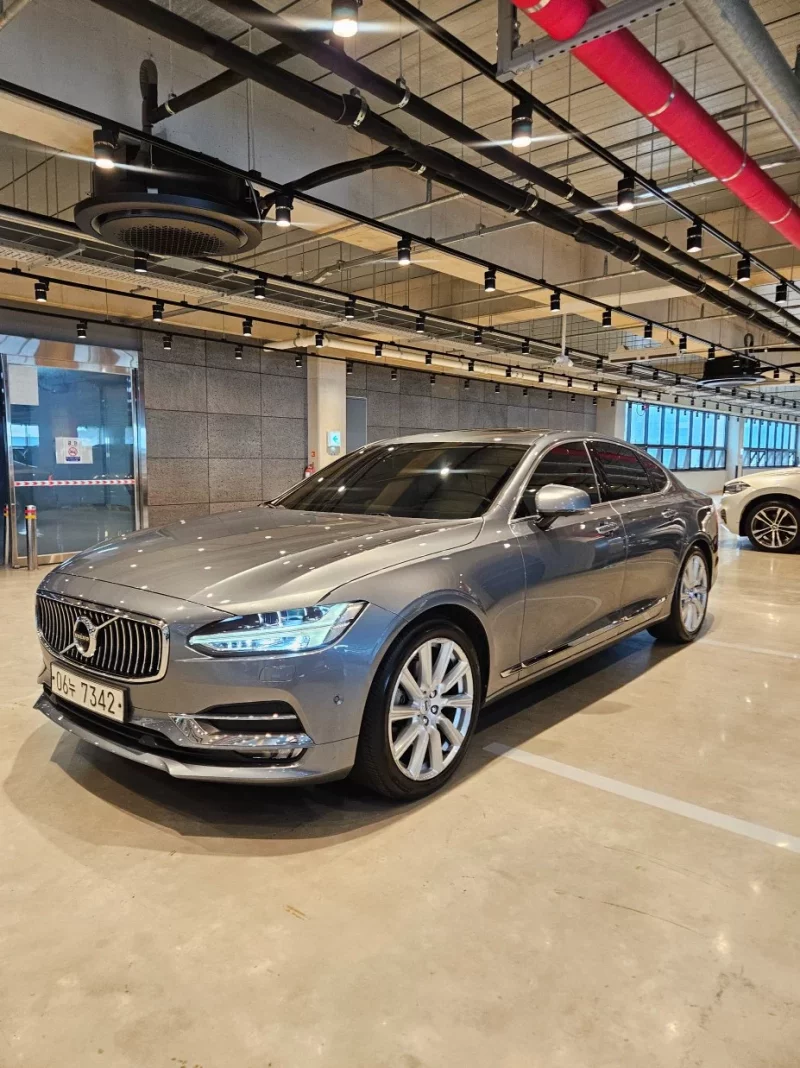 Volvo S90