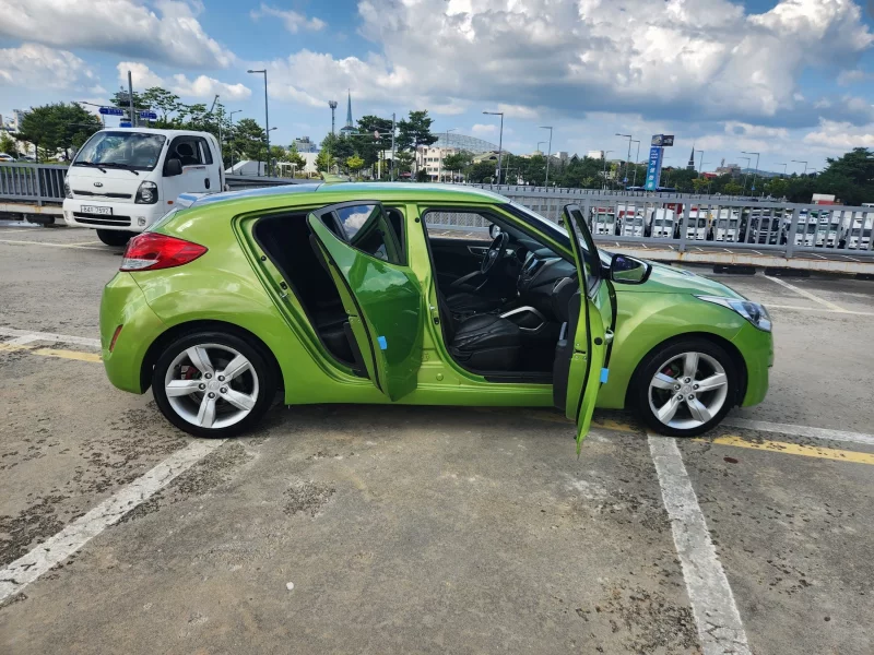 Hyundai Veloster