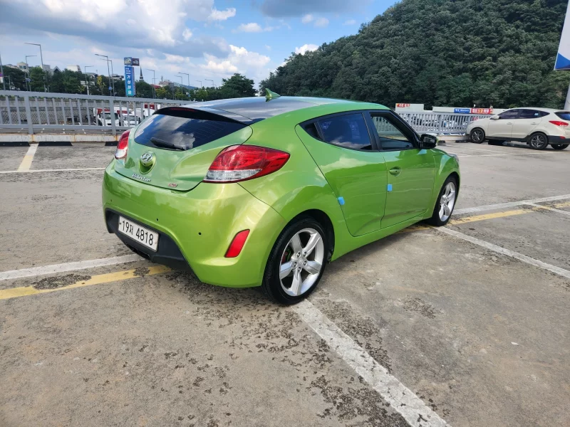Hyundai Veloster