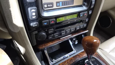 Jaguar XJ