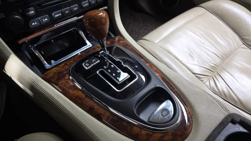 Jaguar XJ