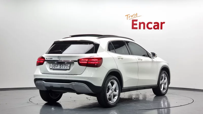 Mercedes-Benz GLA-Class