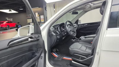 Mercedes-Benz M-class