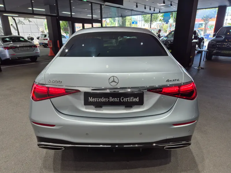 Mercedes-Benz S-Class