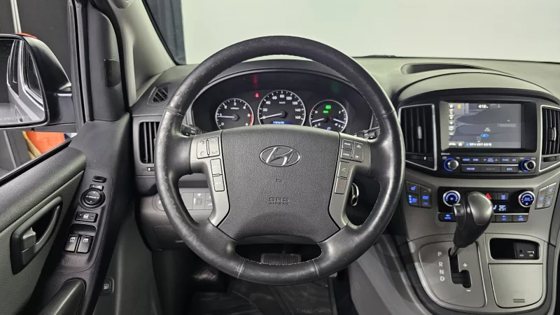 Hyundai Starex