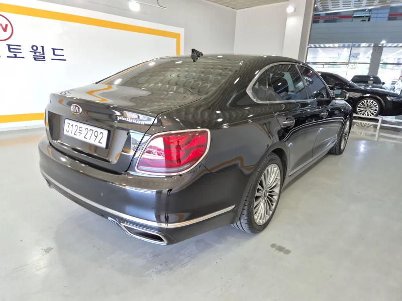 Kia K9