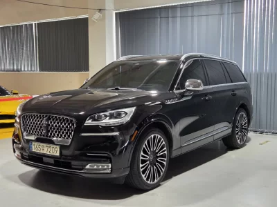 Lincoln AVIATOR