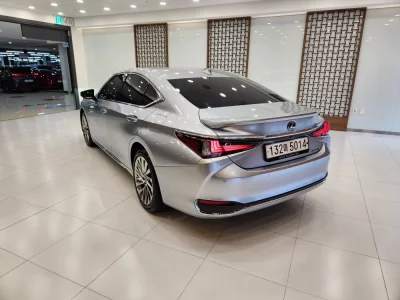 Lexus ES300h