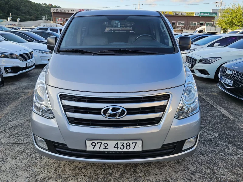 Hyundai Starex