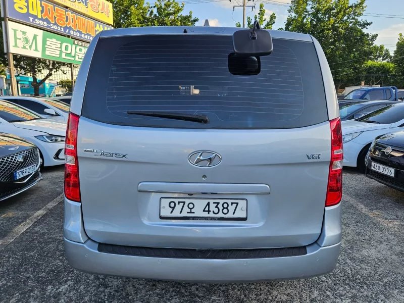 Hyundai Starex