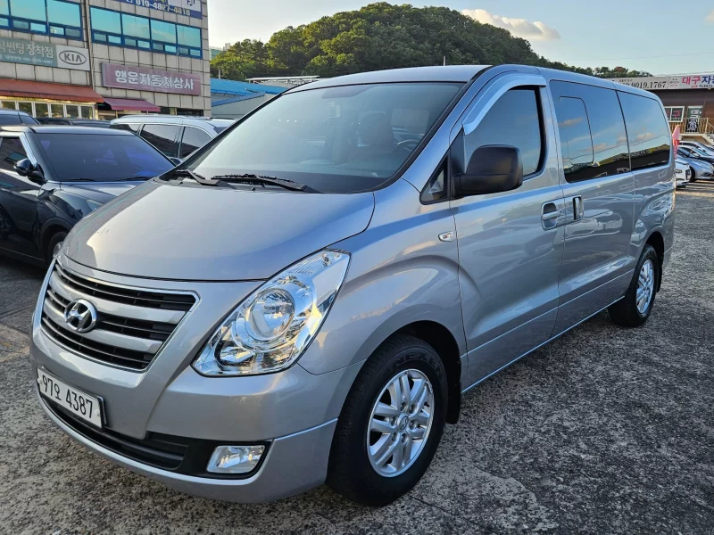 Hyundai Starex