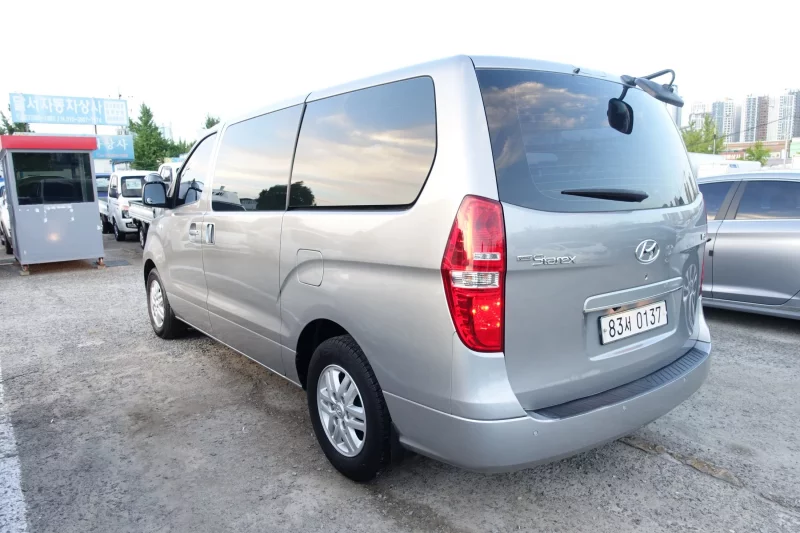 Hyundai Starex