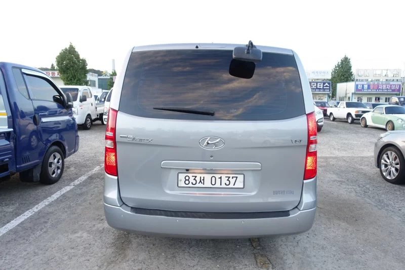 Hyundai Starex