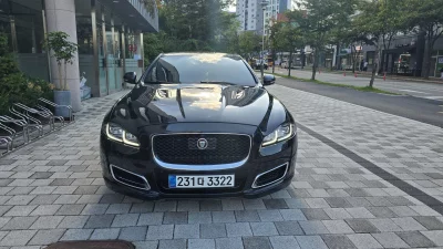 Jaguar XJ