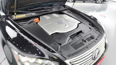 Lexus LS