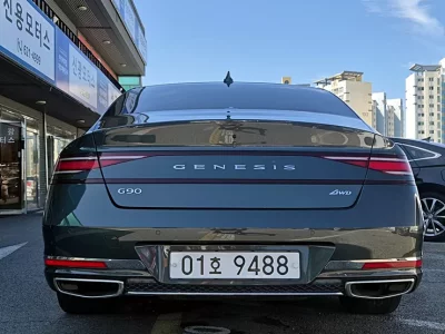 Genesis G90