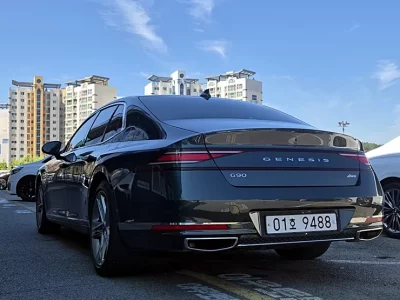 Genesis G90