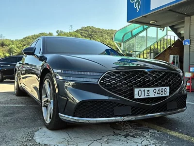 Genesis G90