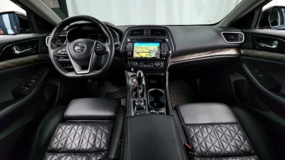 Nissan MAXIMA
