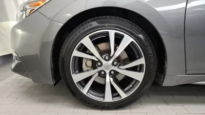 Nissan MAXIMA