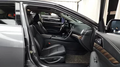 Nissan MAXIMA