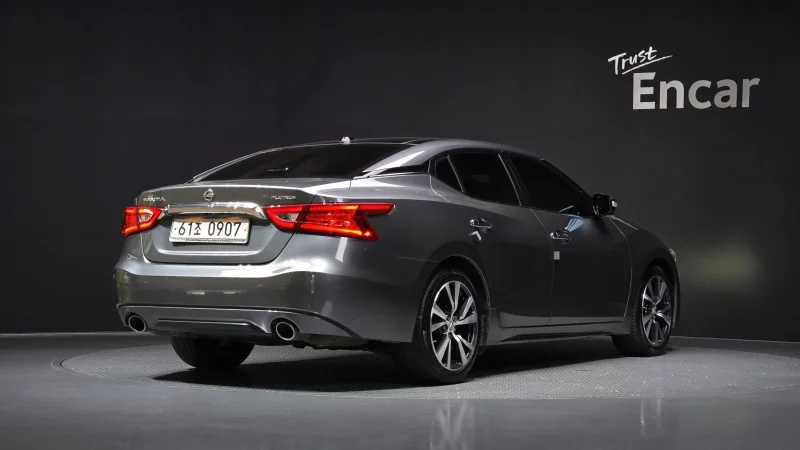 Nissan MAXIMA