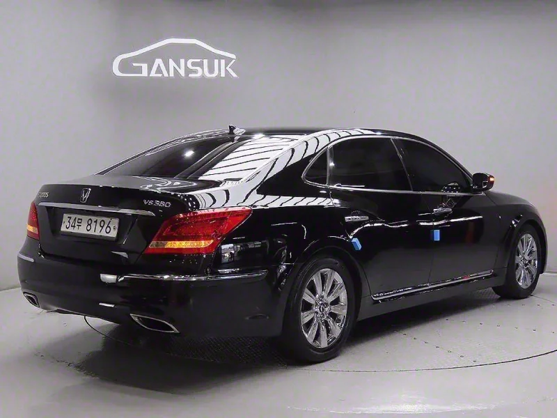 Hyundai Equus