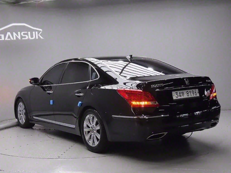 Hyundai Equus