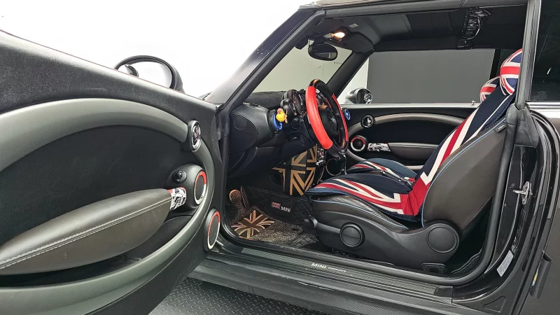 MINI Cooper Convertible