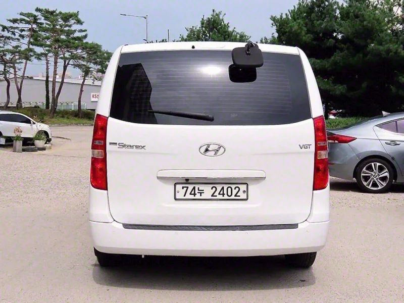 Hyundai Starex