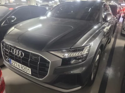 Audi Q8