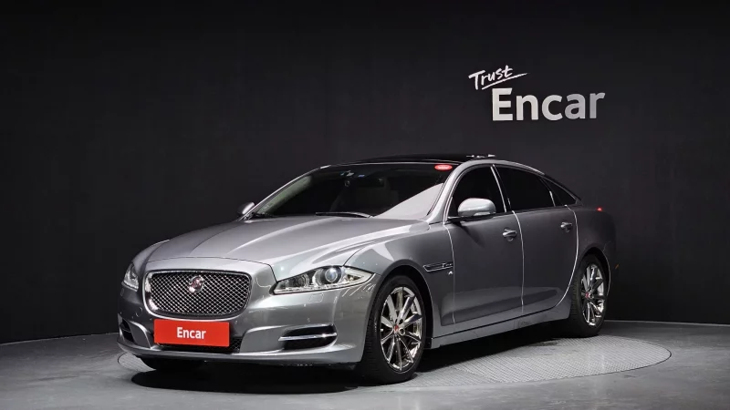Jaguar XJ