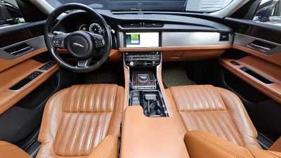 Jaguar XF