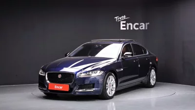 Jaguar XF