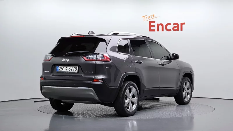 Jeep CHEROKEE