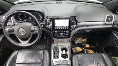 Jeep CHEROKEE