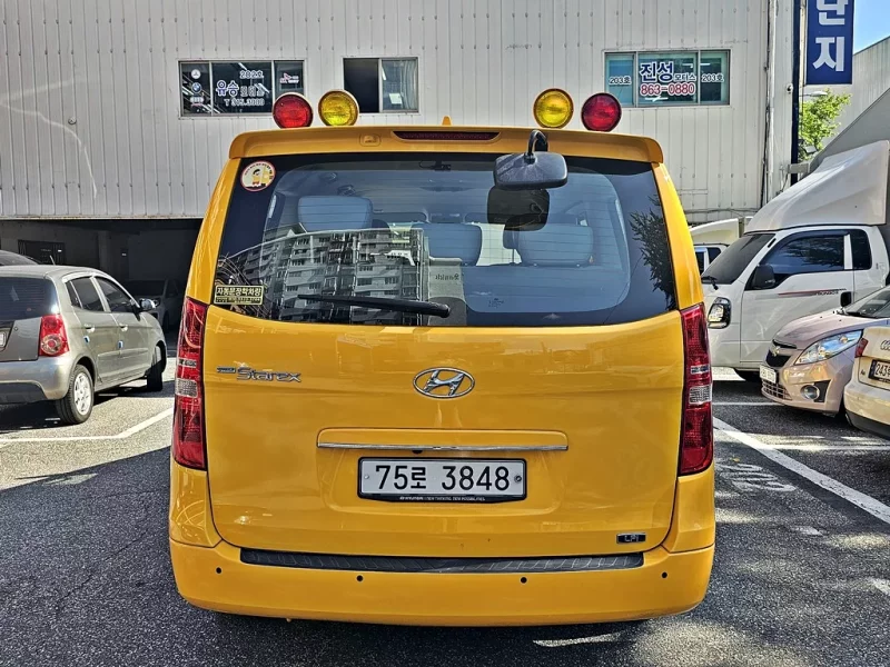 Hyundai Starex