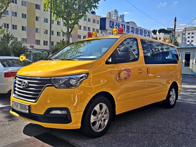 Hyundai Starex