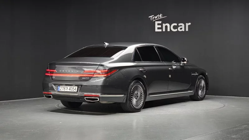 Genesis G90