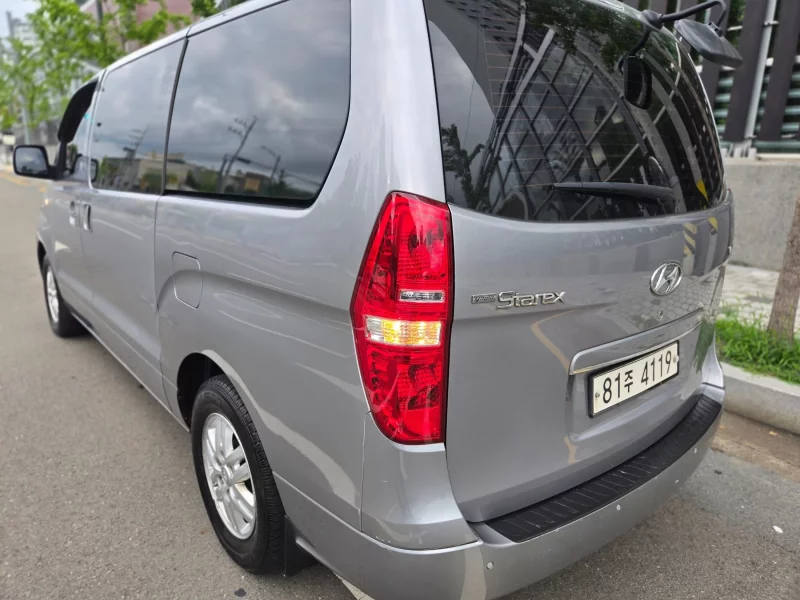 Hyundai Starex