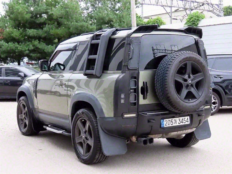 Land Rover DEFENDER