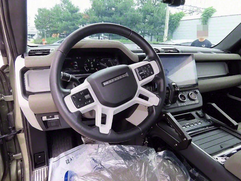 Land Rover DEFENDER