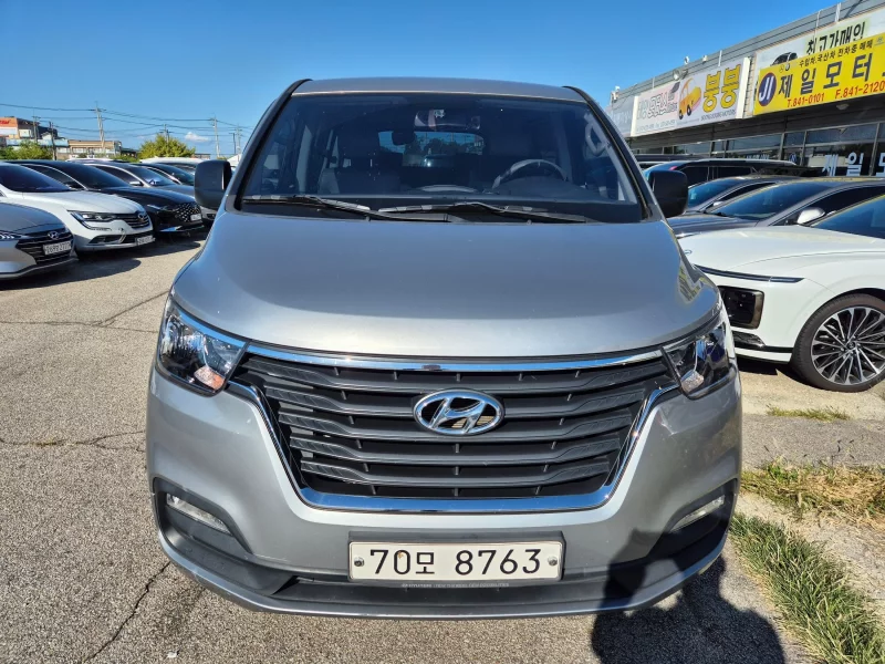 Hyundai Starex