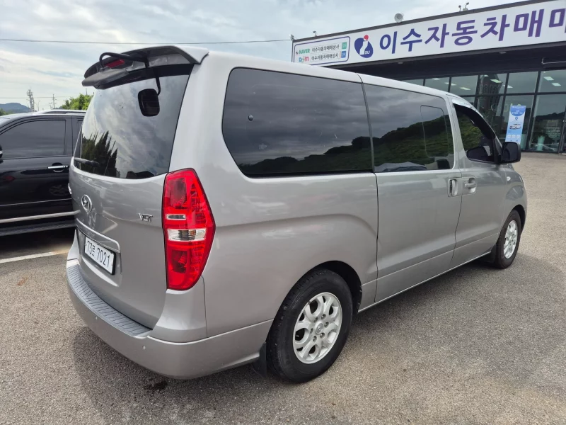 Hyundai Starex