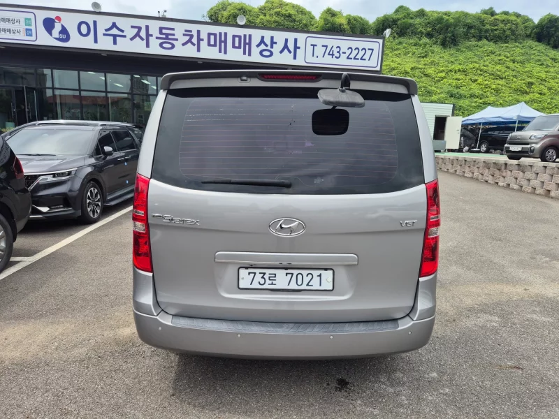 Hyundai Starex