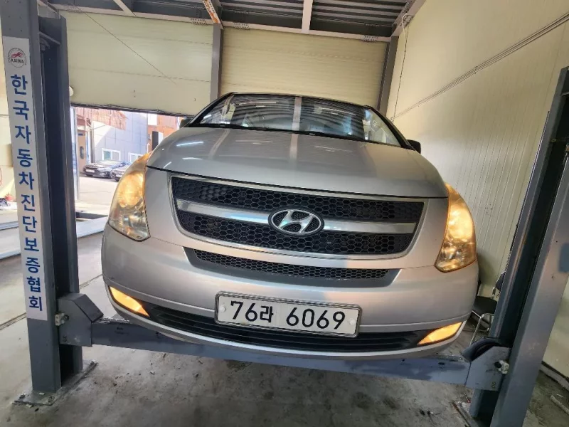 Hyundai Starex